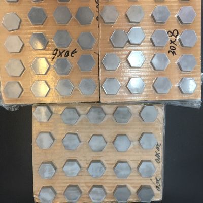 Pressureless Sintered Silicon Carbide Ceramic Tile SW50 mm Hexagonal Ballistic Armor Plate with 9 mm Thickness